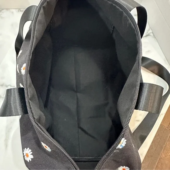 Alice + Olivia Black Daisy Print Travel Weekender Duffle Bag 🌼 - Picture 6 of 14